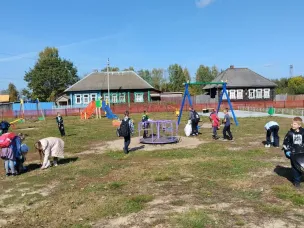 В рамках ежегодного Всероссийского экологического субботника «Зеленая Россия» в поселке Велетьма проведен ряд мероприятий